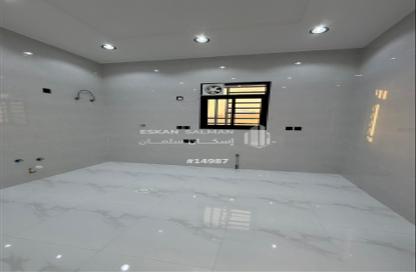 Apartment - 5 Bedrooms - 4 Bathrooms for sale in Al Haylah Al Gharbi - Muhayil - Asir Apartment - 5 Bedrooms - 4 Bathrooms for sale in Al Haylah Al Gharbi - Muhayil - Asir
