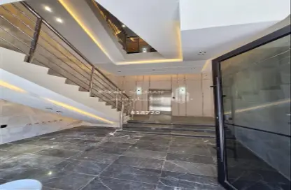 طابق كامل - 6 غرف نوم - 5 حمامات للبيع في الروابي - أبها - عسير