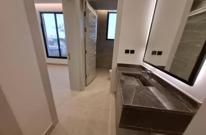 Apartment - 4 Bedrooms - 3 Bathrooms for sale in Al Munisiyah - Riyadh - Ar Riyadh