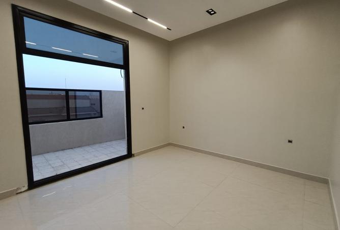 52137660 - Property Image 3