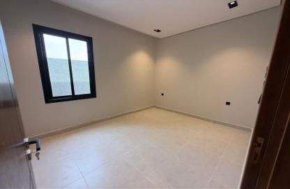 Apartment - 4 Bedrooms - 3 Bathrooms for sale in Al Yarmuk - Riyadh - Ar Riyadh