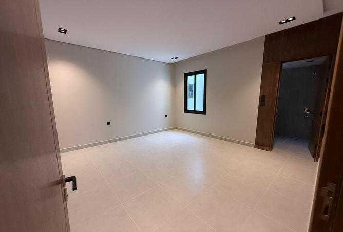51653900 - Property Image 3