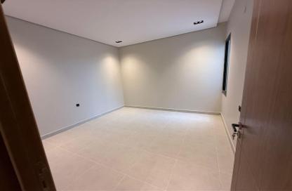 Apartment - 4 Bedrooms - 3 Bathrooms for sale in Al Yarmuk - Riyadh - Ar Riyadh