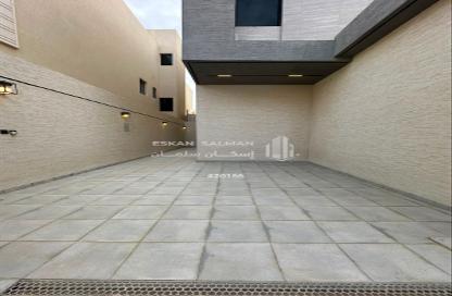 Apartment - 6 Bedrooms - 4 Bathrooms for sale in Al Janadriyah - Riyadh - Ar Riyadh