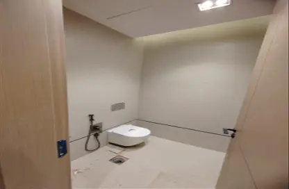 طابق كامل - 4 غرف نوم - 2 حمامات للبيع في الرمال - الرياض - الرياض