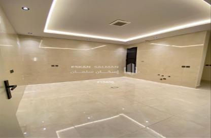 Full Floor - 6 Bedrooms - 4 Bathrooms for sale in Badr - Riyadh - Ar Riyadh