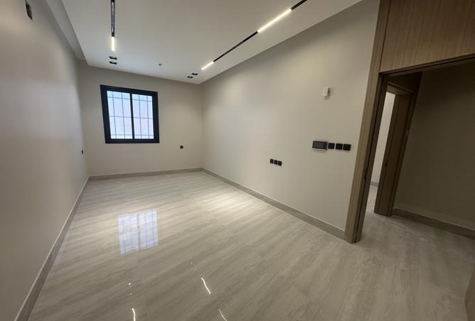 258044 - Property Image 3