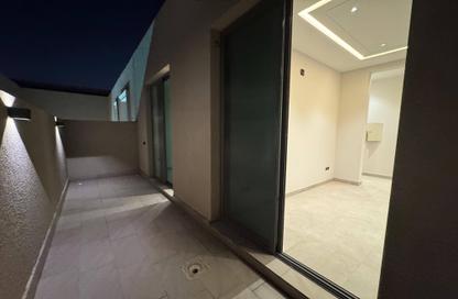 Apartment - 4 Bedrooms - 3 Bathrooms for sale in Al Yarmuk - Riyadh - Ar Riyadh