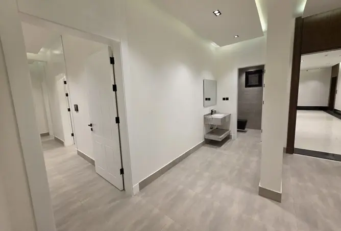 52157979 - Property Image 3