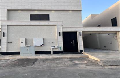 Full Floor - 4 Bedrooms - 3 Bathrooms for sale in Al Farouk - Riyadh - Ar Riyadh