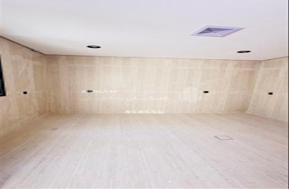 Apartment - 5 Bedrooms - 4 Bathrooms for sale in العزيزية - Al Jubail - Eastern