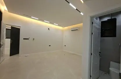 Apartment - 3 Bedrooms - 3 Bathrooms for rent in Badr - Riyadh - Ar Riyadh