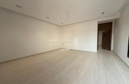Full Floor - 5 Bedrooms - 4 Bathrooms for sale in Al Janadriyah - Riyadh - Ar Riyadh