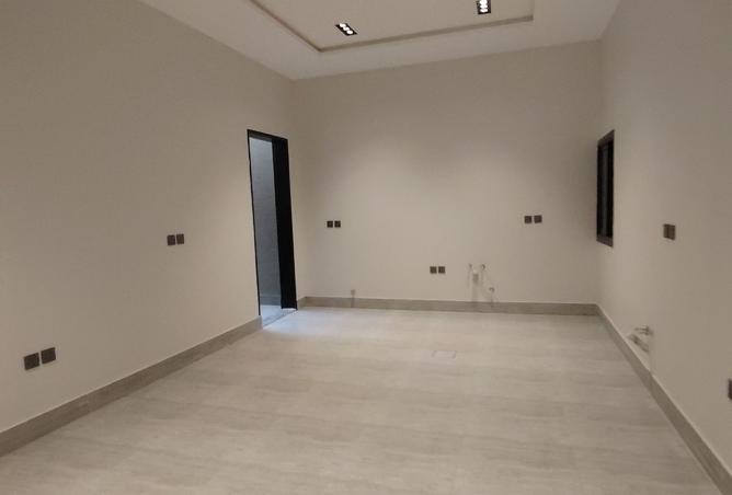 52107315 - Property Image 3