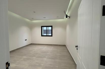 Apartment - 4 Bedrooms - 3 Bathrooms for sale in Al Yarmuk - Riyadh - Ar Riyadh