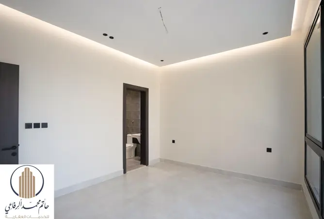 51493180 - Property Image 3