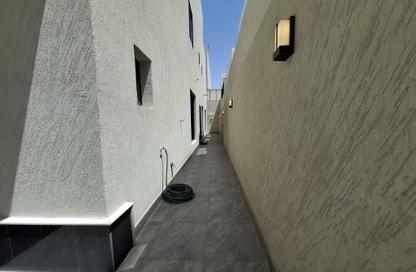 Full Floor - 4 Bedrooms - 4 Bathrooms for sale in Ar Rimal - Riyadh - Ar Riyadh Full Floor - 4 Bedrooms - 4 Bathrooms for sale in Ar Rimal - Riyadh - Ar Riyadh