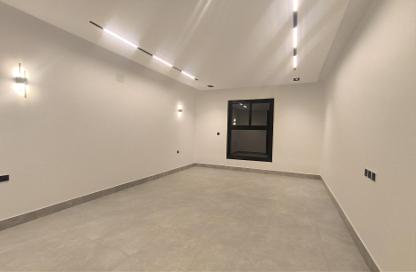 Apartment - 4 Bedrooms - 3 Bathrooms for sale in Al Munisiyah - Riyadh - Ar Riyadh
