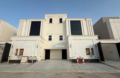 Full Floor - 6 Bedrooms - 4 Bathrooms for sale in Al Janadriyah - Riyadh - Ar Riyadh