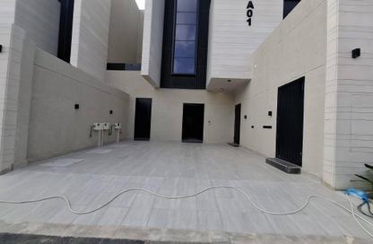 Full Floor - 5 Bedrooms - 4 Bathrooms for sale in Ar Rimal - Riyadh - Ar Riyadh