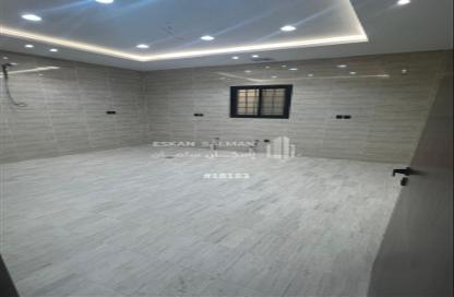 Apartment - 7 Bedrooms - 3 Bathrooms for sale in Prince Muhammad bin Saud - Ad Dammam - Eastern Apartment - 7 Bedrooms - 3 Bathrooms for sale in Prince Muhammad bin Saud - Ad Dammam - Eastern