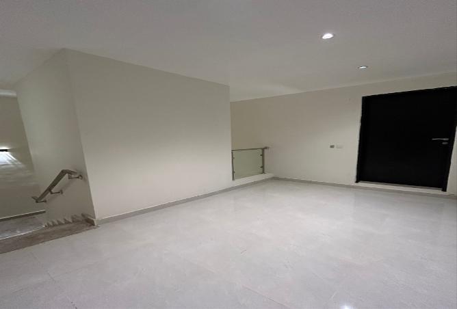 258730 - Property Image 2