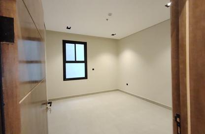 Apartment - 4 Bedrooms - 3 Bathrooms for sale in Al Munisiyah - Riyadh - Ar Riyadh