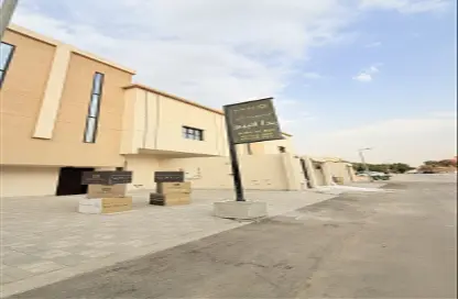 Apartment - 4 Bedrooms - 2 Bathrooms for sale in Al Aziziyah - Riyadh - Ar Riyadh