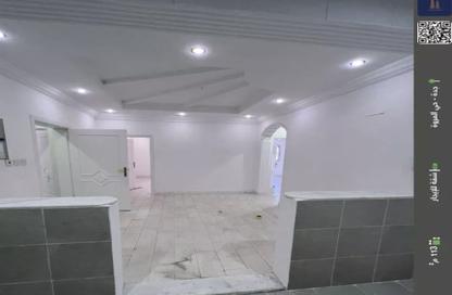 Apartment - 4 Bedrooms - 2 Bathrooms for rent in Al Marwah - Jeddah - Makkah Al Mukarramah
