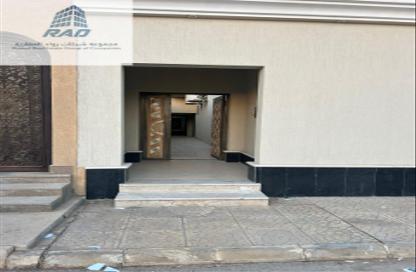 Apartment - 4 Bedrooms - 2 Bathrooms for rent in Al Aziziyah - Riyadh - Ar Riyadh