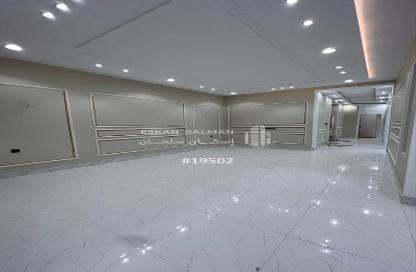 طابق كامل - 6 غرف نوم - 4 حمامات للبيع في الشرف - خميس مشيط - عسير