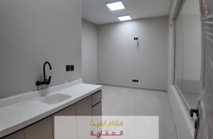 مستودع - استوديو - 1 حمام للايجار في النظيم - الرياض - الرياض