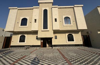 Apartment - 3 Bedrooms - 3 Bathrooms for sale in البحر - Al Jubail - Eastern