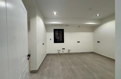 Apartment - 4 Bedrooms - 3 Bathrooms for sale in Al Yarmuk - Riyadh - Ar Riyadh