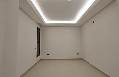 Apartment - 4 Bedrooms - 3 Bathrooms for sale in Al Munisiyah - Riyadh - Ar Riyadh