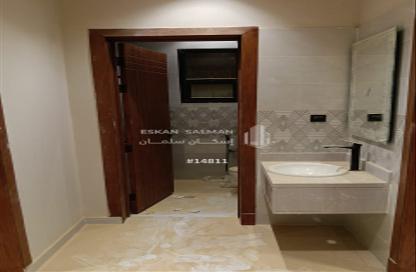 Apartment - 7+ Bedrooms - 5 Bathrooms for sale in Al Janadriyah - Riyadh - Ar Riyadh