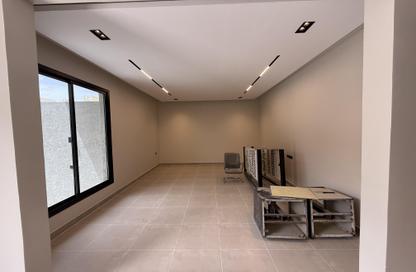 Full Floor - 5 Bedrooms - 4 Bathrooms for sale in Al Yarmuk - Riyadh - Ar Riyadh