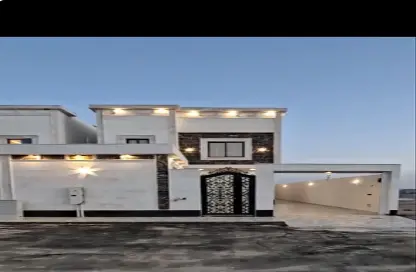 Villa - 6 Bedrooms - 5 Bathrooms for sale in العزيزية - Al Jubail - Eastern